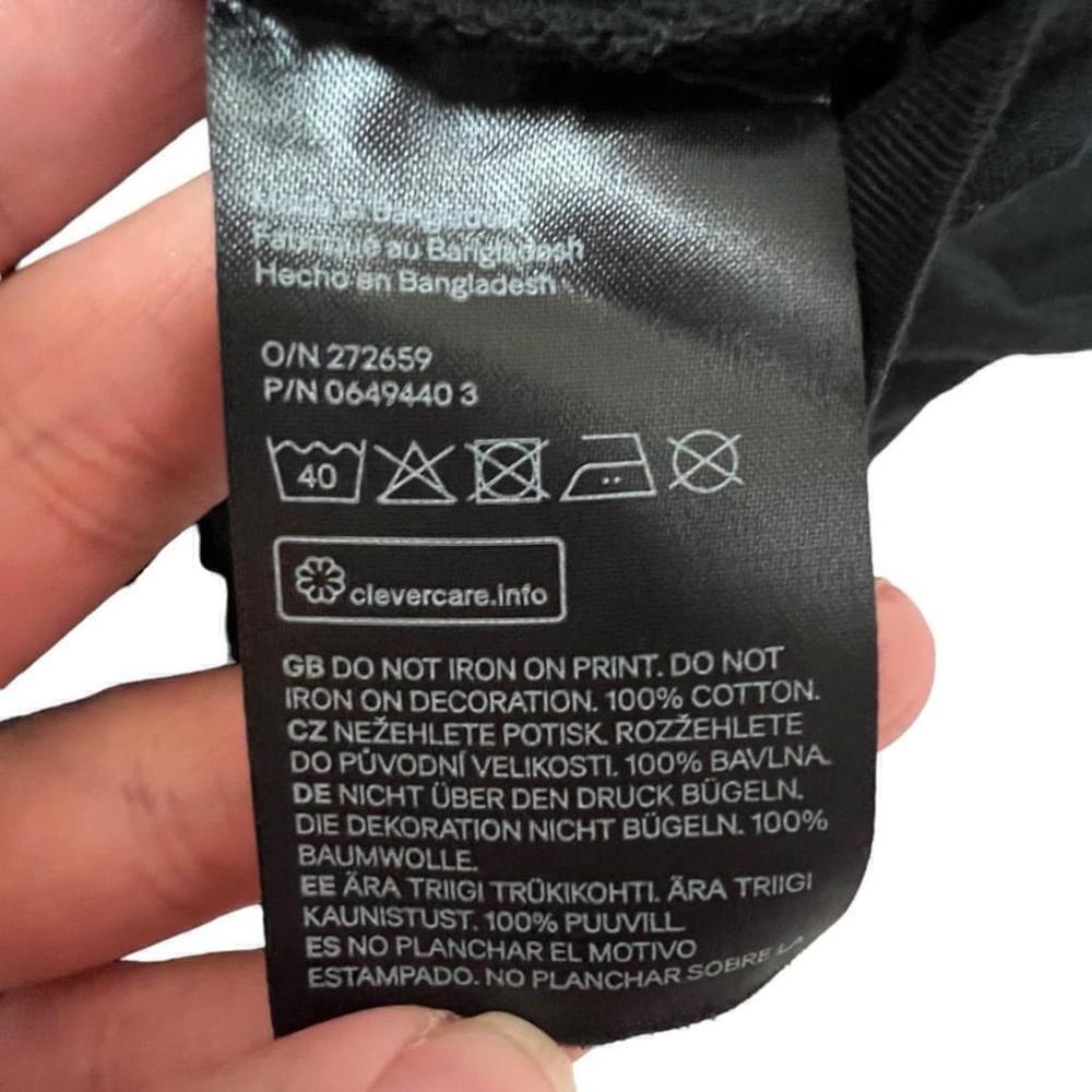 H&M Men’s Black Graphic Print Tee Remember the First Time I saw You, Size Medium - Picture 7 of 10